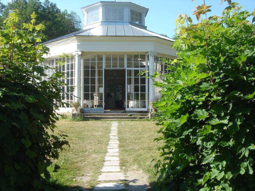Tullgarns Vardshus Acomodação com café da manhã Vagnhärad Exterior foto