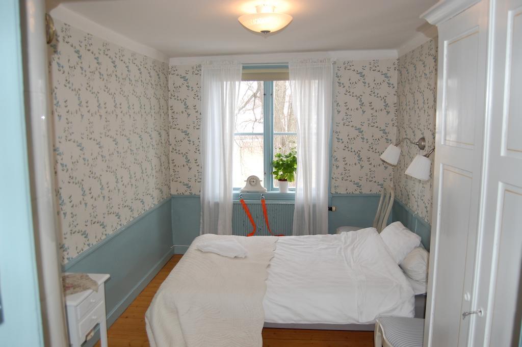 Tullgarns Vardshus Acomodação com café da manhã Vagnhärad Quarto foto
