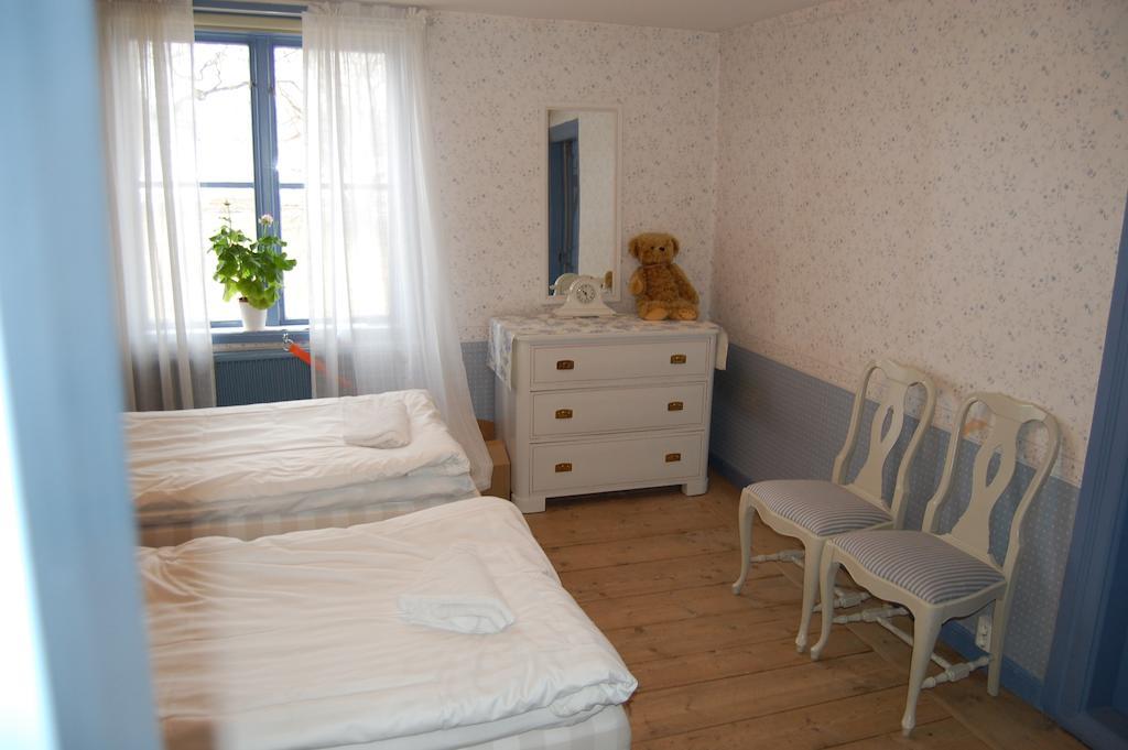 Tullgarns Vardshus Acomodação com café da manhã Vagnhärad Quarto foto