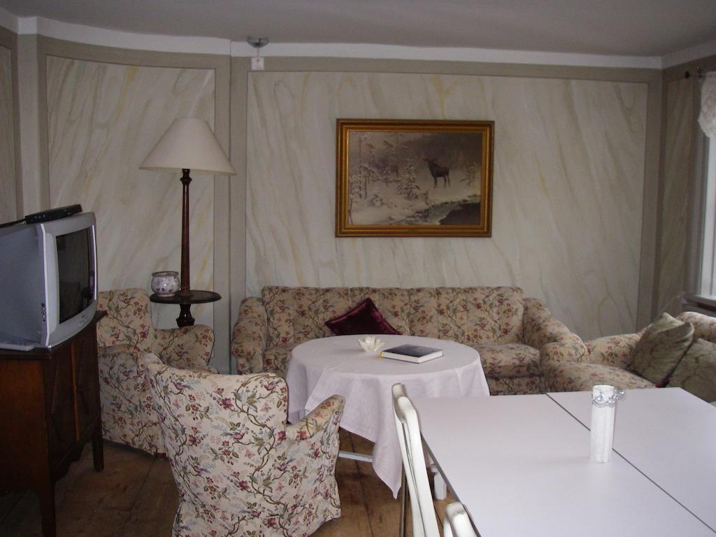 Tullgarns Vardshus Acomodação com café da manhã Vagnhärad Exterior foto