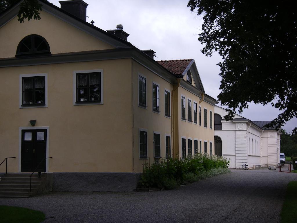 Tullgarns Vardshus Acomodação com café da manhã Vagnhärad Exterior foto